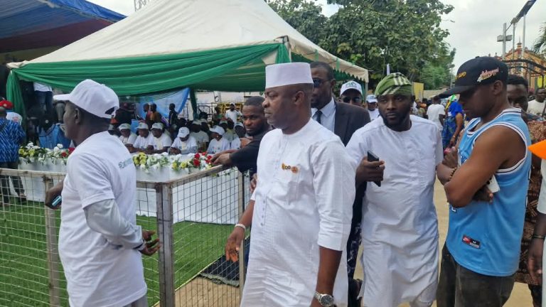 Amosun storms Ake Pavilion with organic supporters as PBAT Door-to-Door Movement launches in Abeokuta